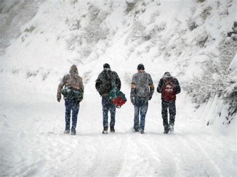 Tuesday, april 20, 2021 in srīnagar the weather will be like this: Record snowfall observed in parts of Jammu and Kashmir ...