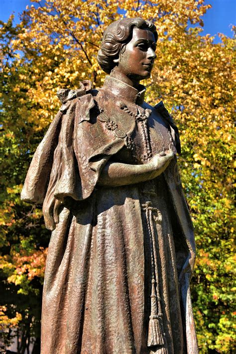 They are one of the most commercially successful bands in history, selling over 300 million records worldwide. Queen Elizabeth II Statue in Winnipeg, Canada - Encircle ...
