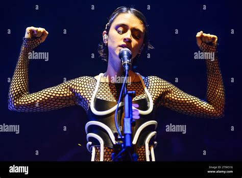 The French Artist Pomme Plays Live At Forest National La Chanteuse Et