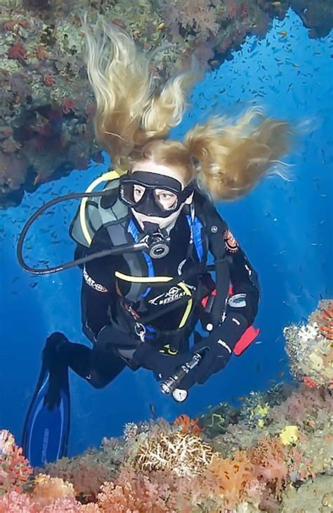 Pin By Andy Bogen On Diving In 2022 Scuba Diver Girls Underwater Fun