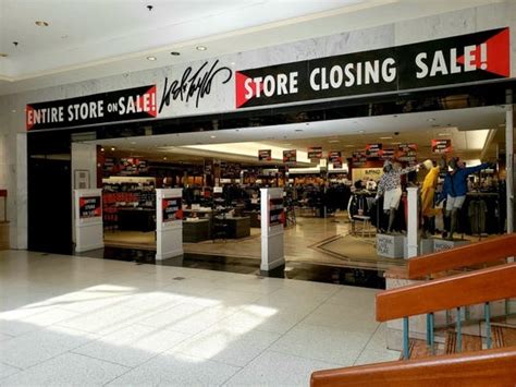 Nj Lord And Taylor At Woodbridge Center Mall Closing