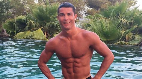 Treinando De Cueca Cristiano Ronaldo Impressiona Com Corpo Musculoso E