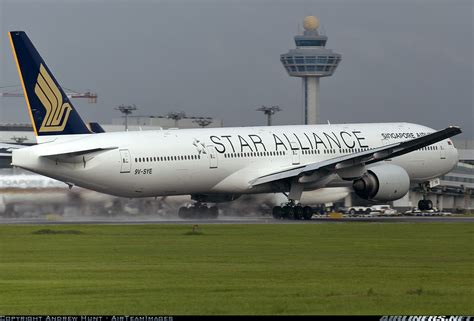 Boeing 777 312 Star Alliance Singapore Airlines Aviation Photo