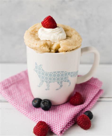 Well, first it's an ultra moist low carb almond flour mug cake with a delicate crumb and burst of vanilla flavor. Moist Vanilla Mug Cake Recipe (2 Minutes!) | RecipeLion.com