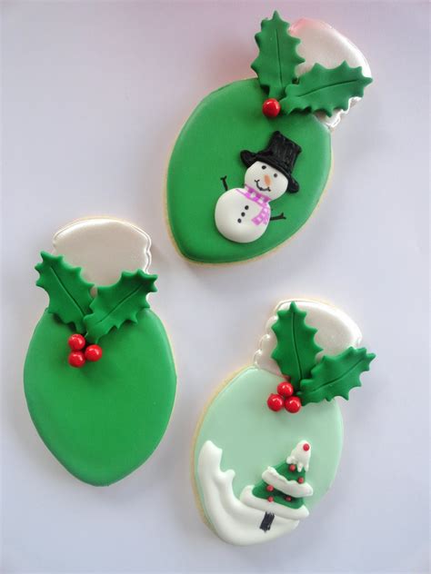 While cookies are cooling, make icing by stirring together powdered sugar, corn syrup, and milk until smooth. Pink Little Cake: Christmas Light Bulb Cookies