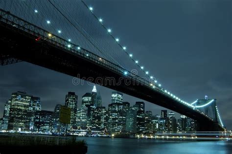 Puente De Brooklyn Y La Estatua De La Libertad Imagen De Archivo