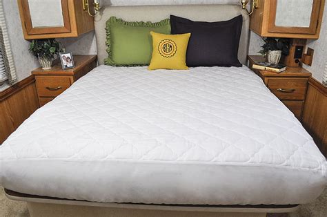 It offers great spinal alignment no matter what side you are sleeping on. Best Short Queen Size Mattresses - Buying Guide & Reviews
