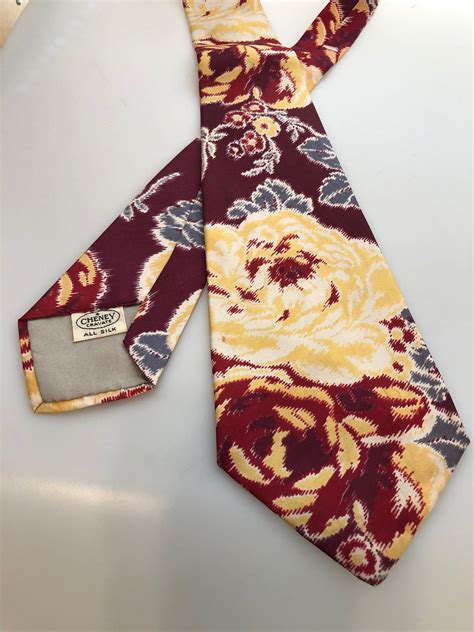 1940s Vintage Mens Necktie All Silk By Cheney Cravats Floral Print