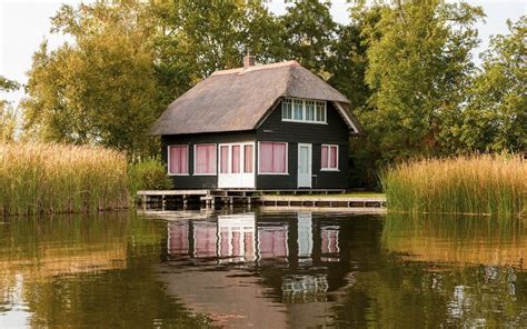 Exploring Giethoorn Netherlands The Best Places To Stay Cheapest