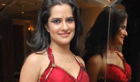 Sona Mohapatra Refuses To Be Slut Shamed On Social Media The Samikhsya