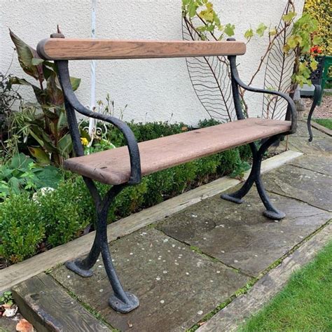 59 Stylish And Functional Garden Bench Ideas For Your Home
