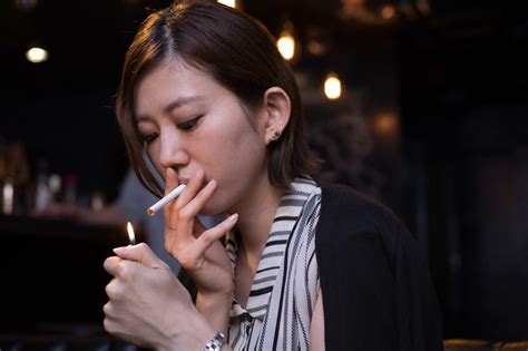 タバコ かっこいい 女性 171769 煙草 かっこいい 女性 Blogjpmbaheu5il