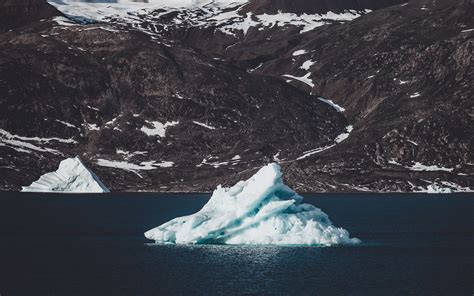 Download Wallpaper 3840x2400 Iceberg Floe Lake Mountain Sea Coast