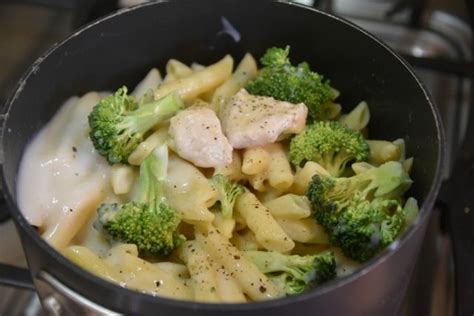 Chicken Broccoli Alfredo Bake Mess For Less Chicken