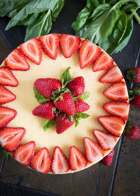 Best 25 Strawberry Cake Decorations Ideas On Pinterest Cupcakes