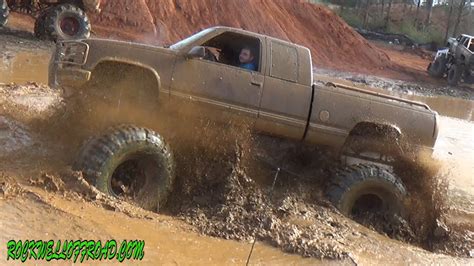 Trucks In Mud Mud Trucks Chevy Truck Silverado Bogging Lifted Chevrolet