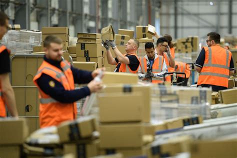 Amazon Warehouse Workers In Europe Spent Black Friday Protesting Vox
