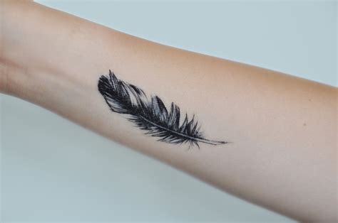 Los Tatuajes De Plumas Y Su Significado 20 Palabras