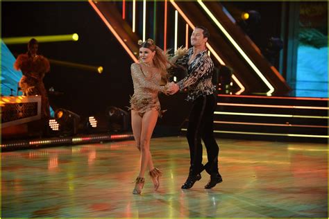 Full Sized Photo Of Olivia Jade Val Chmerkovskiy Dance To Lion King On