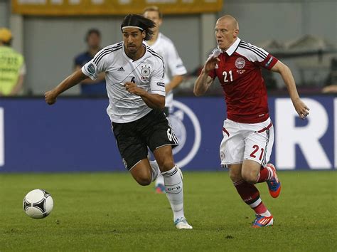 Not only did they win the european champinship, they also sat new records for juniormen. EM 2012: Deutschland gewinnt gegen Dänemark - DER SPIEGEL