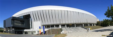 Santiago bernabéu er et fotballstadion i madrid, spania, det nest største i landet og blant de største i europa med plass til 81 044. The cutting edge architecture of Cluj Arena football ...