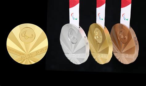 Approximately 5,000 medals have been produced from small electronic devices that were contributed by people all over japan. Paralympic medals revealed with one year to Tokyo 2020 - AW