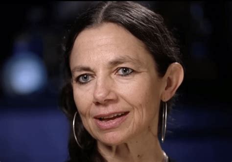 Justine Bateman Confronts Obsession With Her Old Face I Dont Give