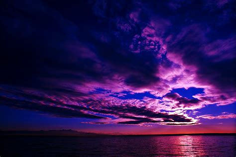 Purple Clouds Over The Sea Hd Wallpaper Background Image 2880x1920