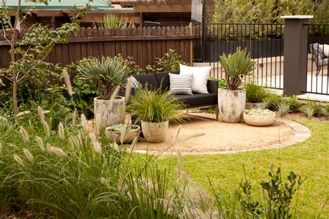 The size of your yard. Epping family entertainer - cosy corner - Transitional ...