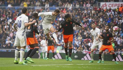 Denis cheryshev, jasper cillessen, cristiano piccini, eliaquim mangala and mouctar diakhaby will miss out due to injury. Real Madrid vs Valencia: resultado y mejores imágenes del ...
