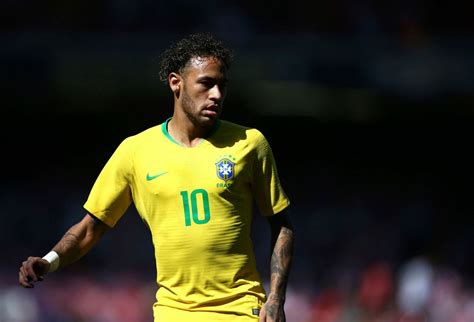 neymar makes spectacular return as brazil beats croatia 2 0