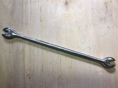 Tusk spoke wrench torque wrench kit with heads. How to Lace Spoked Motorcycle Wheels | MotorcycleZombies.com