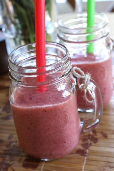 Summer Favorite Apple And Strawberries Smoothie Recipe