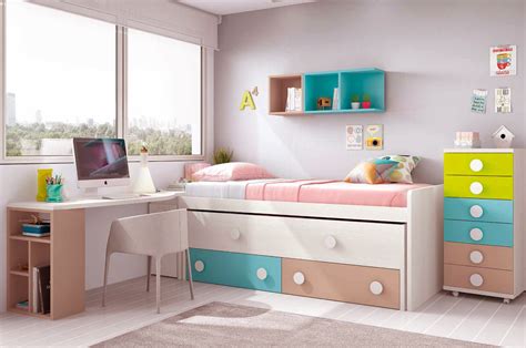 Vous recherchez une chambre enfant correspondant aux goûts d'un garçon ou une fille. Chambre ado design avec lit surélevè coloré et fun ...