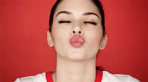 Knap 켄달 제너 뽀뽀 키스 쪽 Smooch Kiss Kendall Jenner Discover Share GIFs