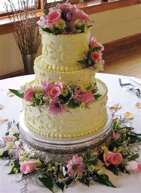 Pink Lavender 3 Tier Round Wedding Cake With Fresh