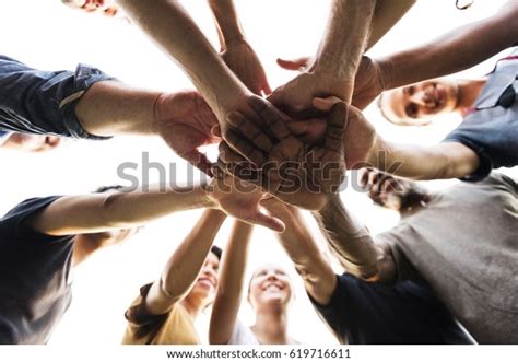 Photo De Stock De Divers Groupes De Personnes Mains Ensemble Modifier