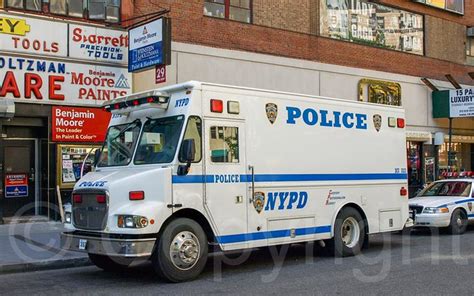 Nypd Disorder Control Unit Police Truck City Hall Area New York City