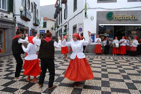 Corridinho Dance In The Algarvian Way Villas Algarve