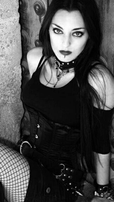 мͦ͌ͧ̏ͨ̏̚҉̵̷҉͓̬̙̲̤̲͝αησναℓ̢ Goth Women Gothic Girls Hot Goth Girls