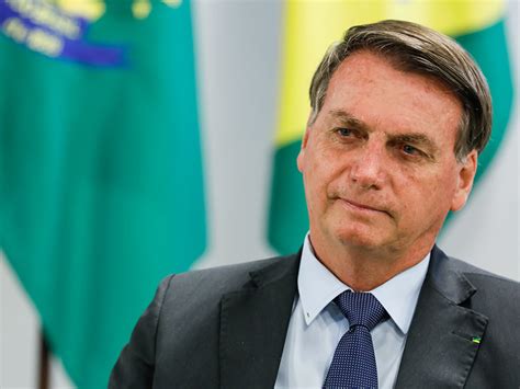 Aos apoiadores que o aguardavam na entrada da residência oficial, o chefe do executivo questionou se queriam a volta do voto de papel. Se Brasil não tiver voto impresso em 2022, vamos ter ...