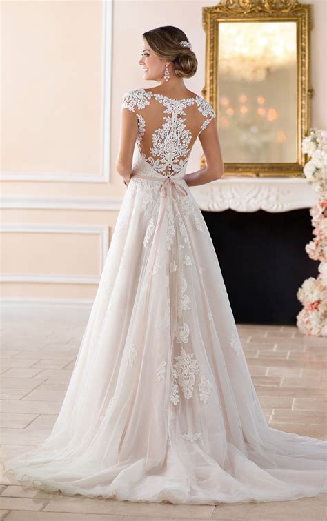 Romantic Cap Sleeve Wedding Dress With Cameo Back