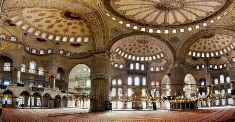 5 Ciri Kemegahan Arsitektur Islami Pada Bangunan Masjid