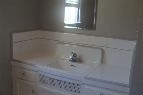 I took an older bathtub with ceramic tile surround and changed the color. PKB Reglazing: Tile Reglazing