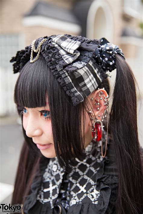 harajuku girls in twin tails and dark styles w h naoto putuyamo and vivienne westwood harajuku