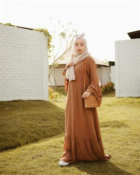 Maybe you would like to learn more about one of these? 10 Ide Padu Padan Warna Jilbab yang Cocok untuk Baju Coklat