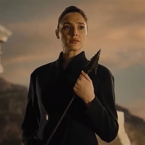 1080x1080 Resolution Gal Gadot Wonder Woman With Arrow Zack Snyders Justice League 1080x1080