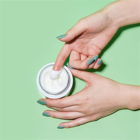 The Best Moisturizing Ingredients To Use For Your Skin Type Skin Care