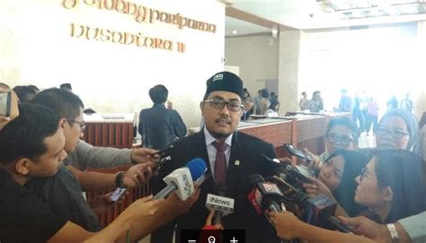Savesave bh didik 2019 2 18 for later. Beredar Kabar Listyo Sigit Calon Kapolri, Komisi III DPR ...