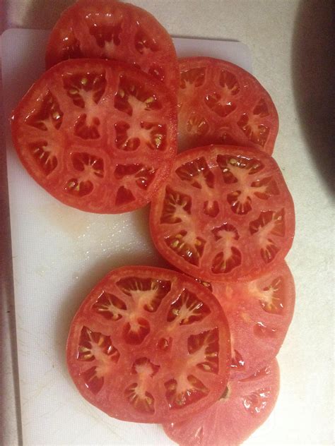 This Tomato Has An Interesting Growth Patten Inside Rmildlyinteresting